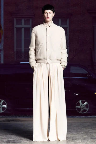 Look 24